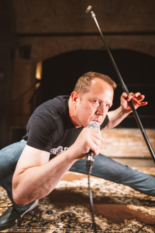 Brian Lennon - Američan v Česku