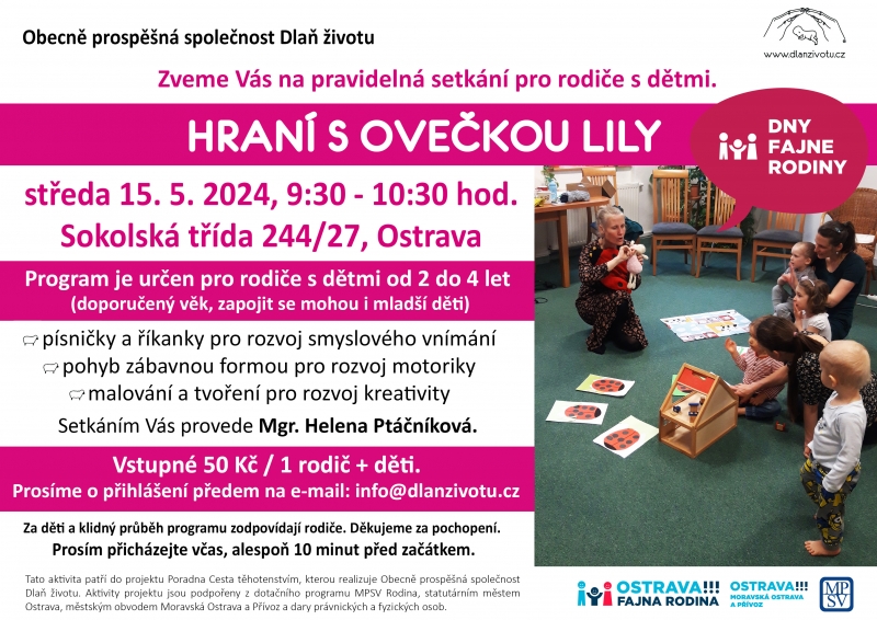 Hraní s ovečkou Lily