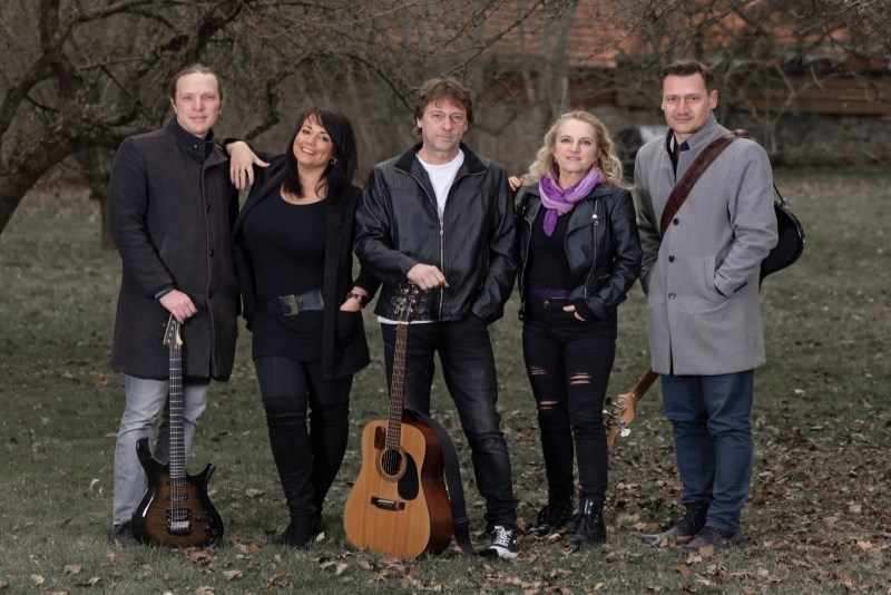 Ozvěny - Devítka a Za Koncem