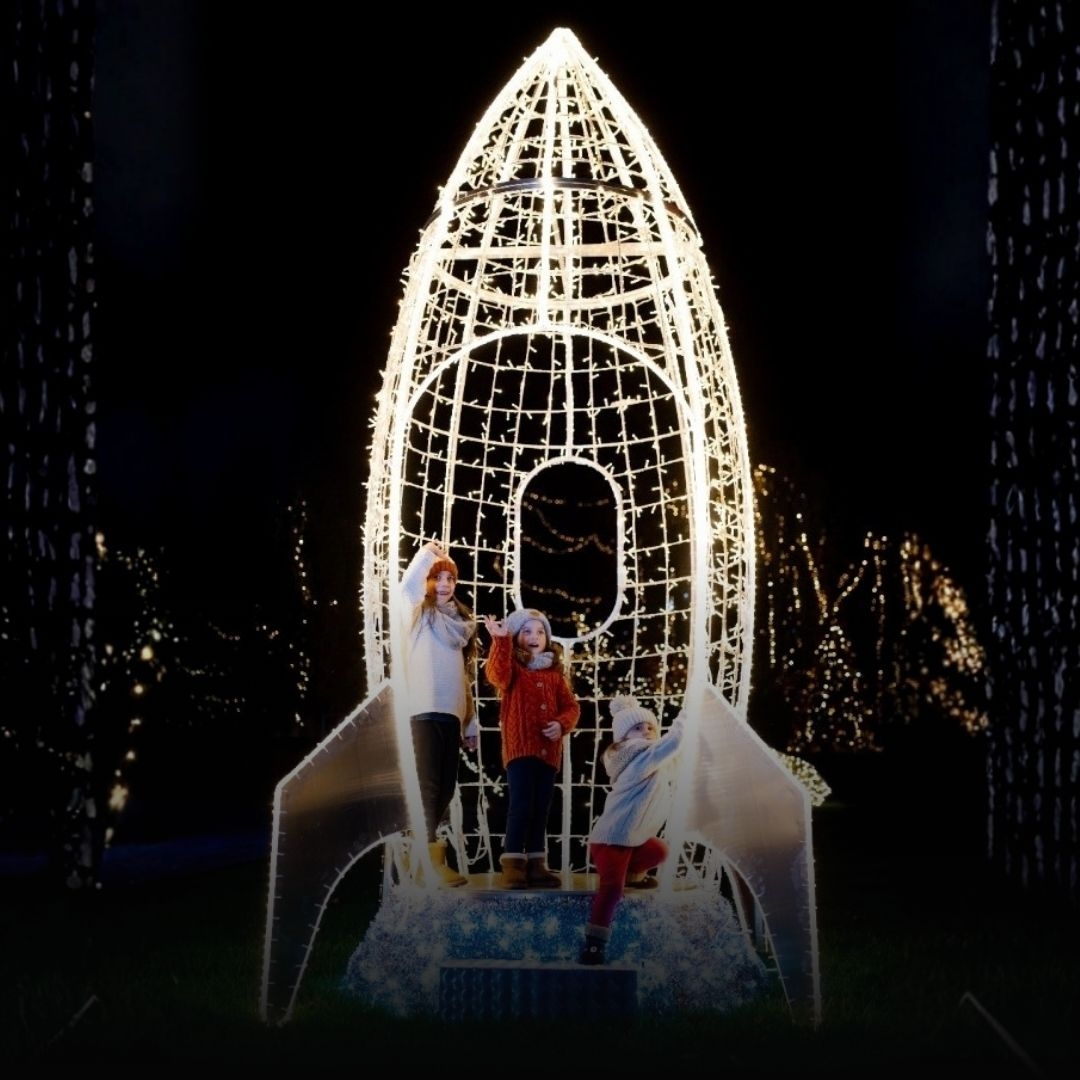 Świetlny wszechświat w starej hucie